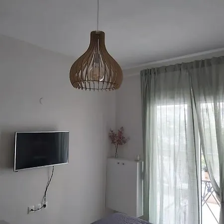 Apartman Lovely Studio2 Down Town With Parking