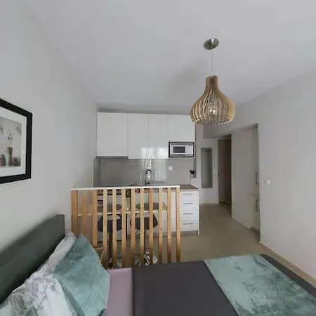 Lovely Studio2 Down Town With Parking Apartman *