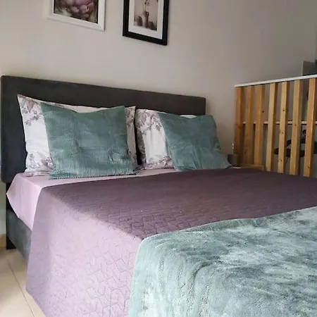 Apartman Lovely Studio2 Down Town With Parking *